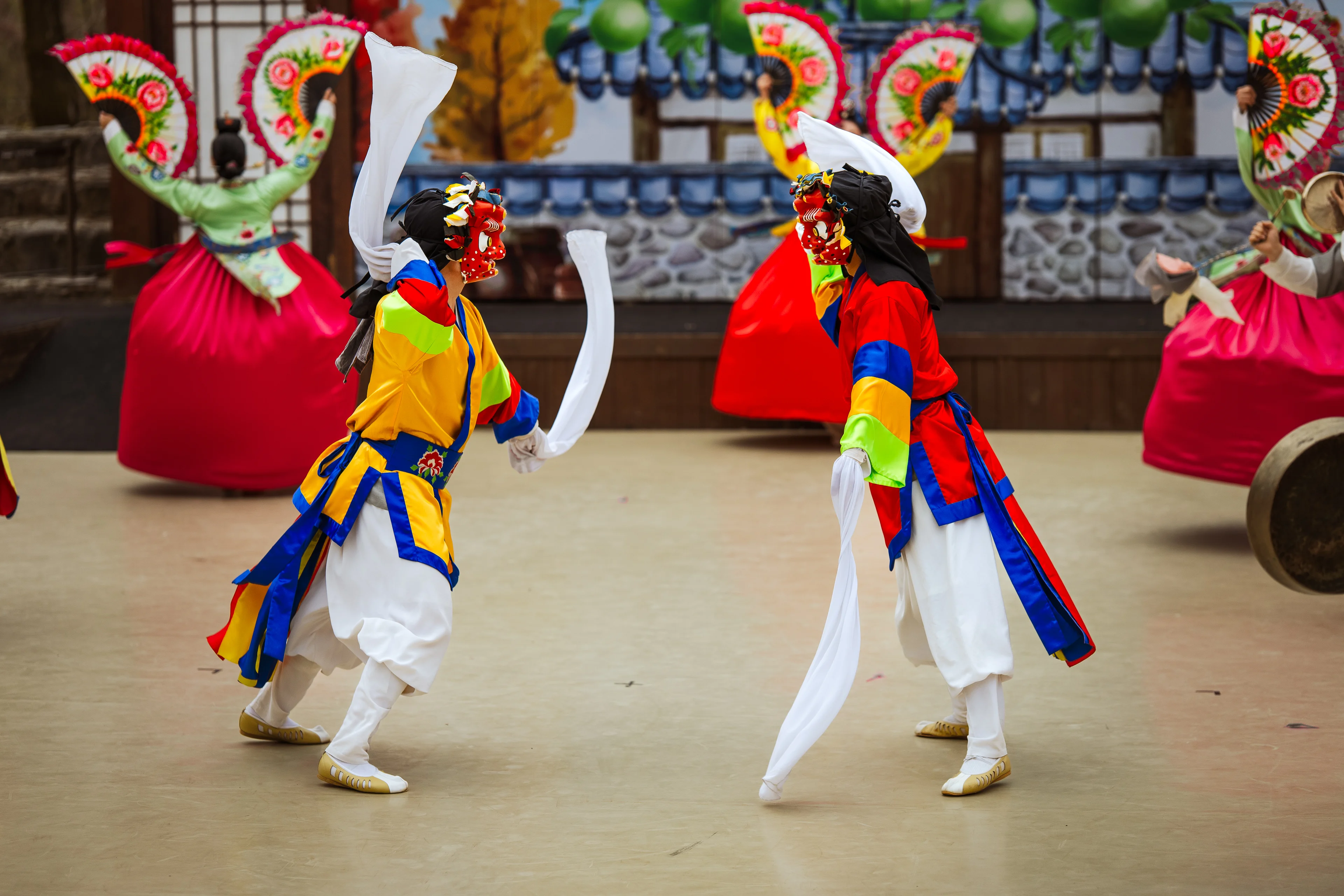 YONGIN FOLK VILLAGE; HWASEONG FORTRESS (UNESCO HERITAGE) AND HAENGGUNG (AUXILIARY PALACE)
